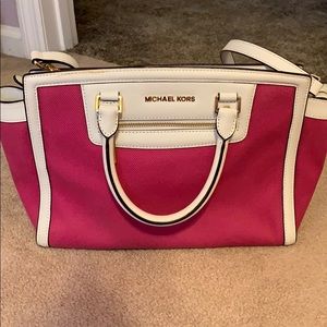 MIchael Kors purse
